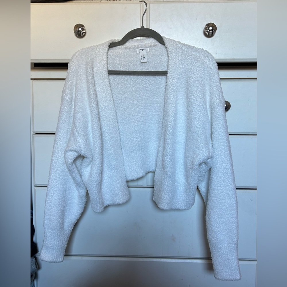 FOREVER 21 Cropped White Cardigan